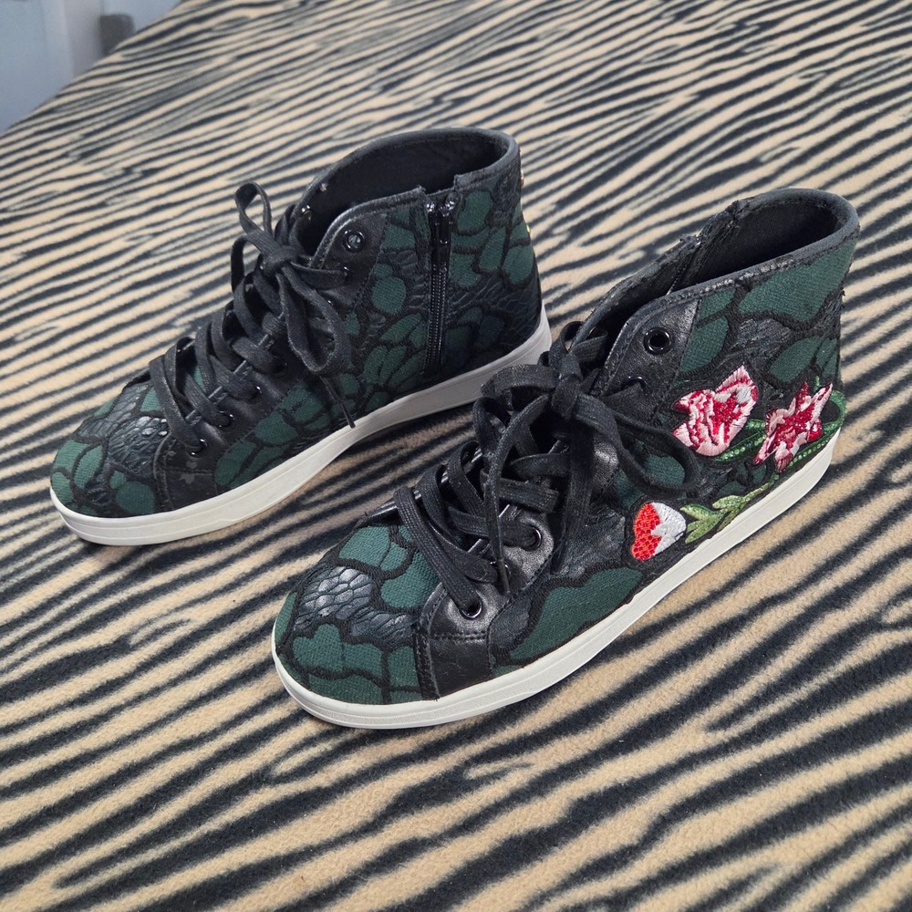 Steve Madden Allie Floral Embroidered High Top Sneakers Green Black Studded 9B